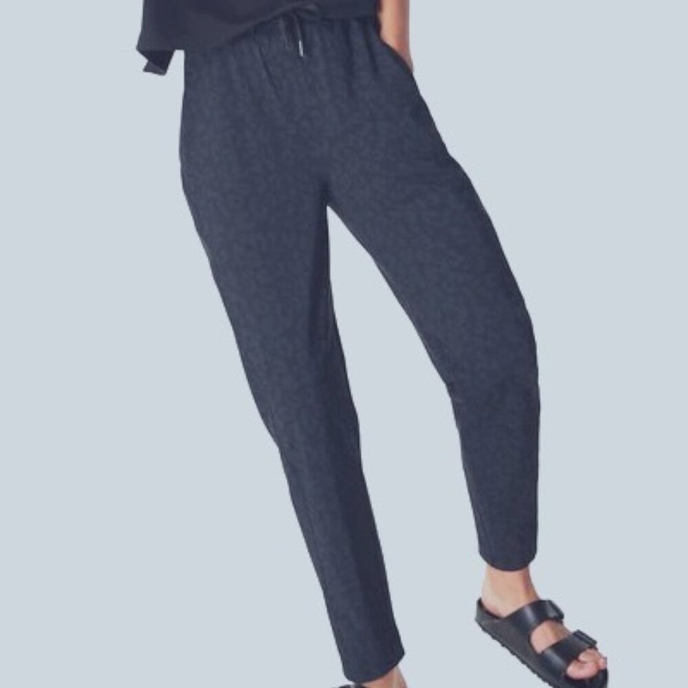 SWEATY BETTY BLUE LEOPARD PRINT EXPLORER PANTS ELASTIC WAIST RELAXED FIT sz XS